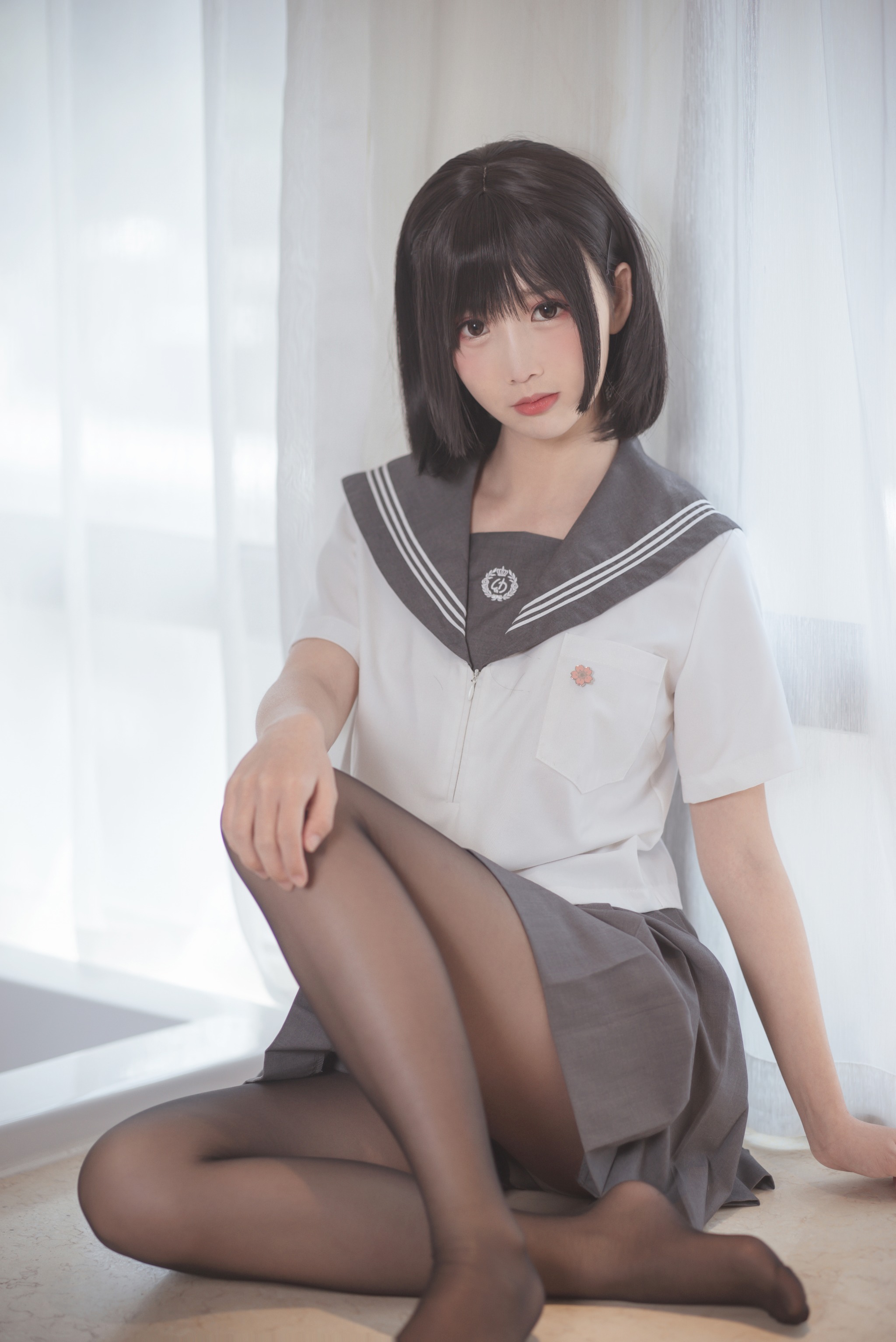 面饼仙儿 - NO.016 Coser面饼仙儿 脑内少女 黑丝JK [25P]-XikXak